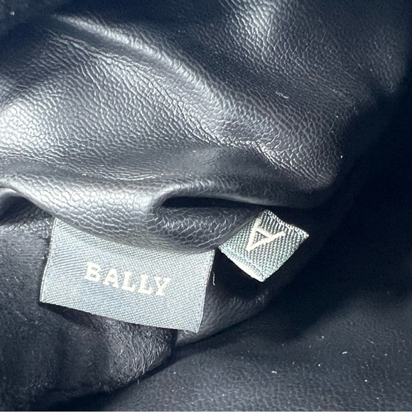 Vintage Bally Black Woven Leather Satchel with Tassel – Made in Italy - Picture 12 of 15